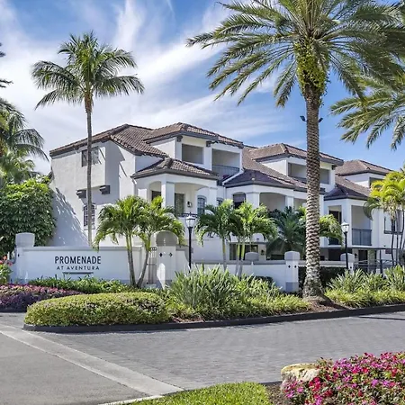 Modern Townhouse Apartments Near The Turnberry Golf Course, Aventura Mall, And Sunny Isles Beach
